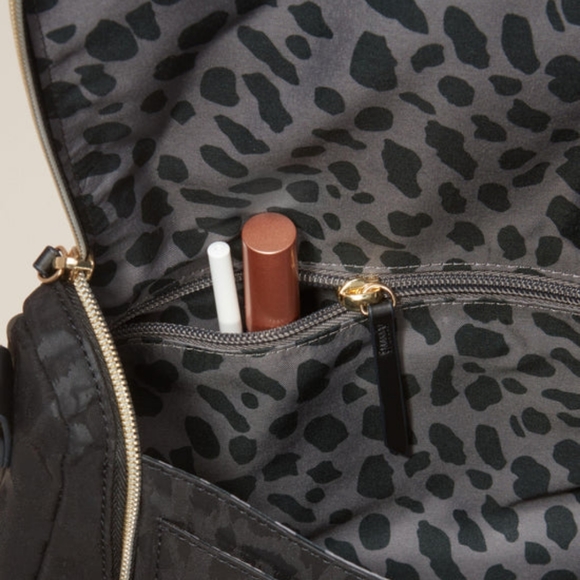 Lady Boss Shoulder Bag Black - Stella&Dot - Picture 5 of 7